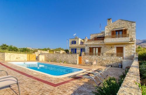 Kavallos Villa | Lake Villas