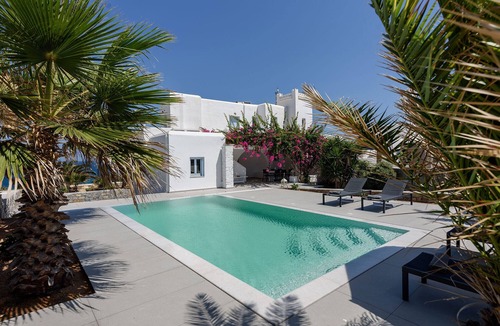 Naousa House | Laurier Blanc, Cycladic style house, on the seaside with private swimming pool.