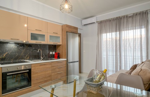 Ammoudia Apartment | Lavish two bedrooms family apartment with kitchen and balcony