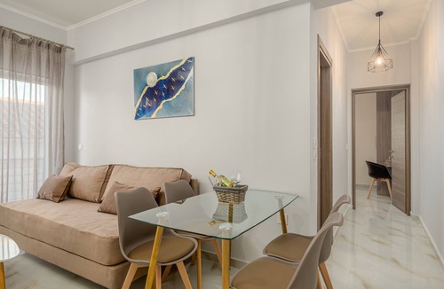 Ammoudia Apartment | Lavish two bedrooms family apartment with kitchen and balcony