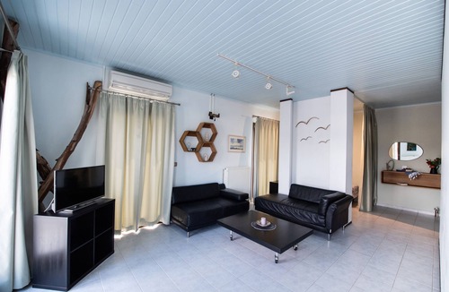 Lefkada Town Apartment | LefkasLoft GuestHouse