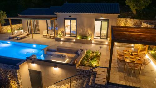 Evgiros Villa | Lefkira Seafront Villa