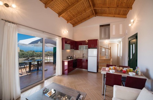 Tsoukaladhes Apartment | Lefkogea Villas