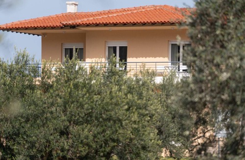 Sithonia House | Les Oliviers - 1st Floor Studios by RentalsPro