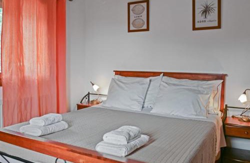 Makry Gialos Apartment | Liakoto Stonewall House First Floor