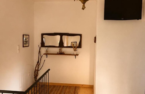 Vourliotes House | Lichno Spirit
