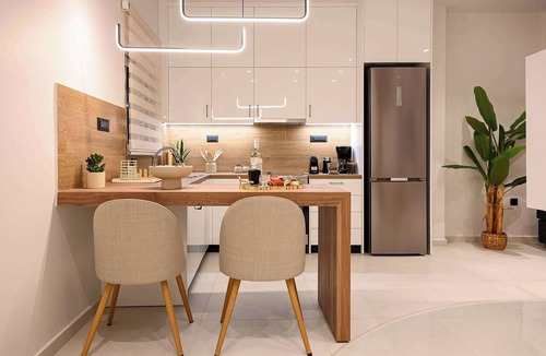 Patras Apartment | Light & Kozy Residence - Jacuzzi Lux Stay in Patra