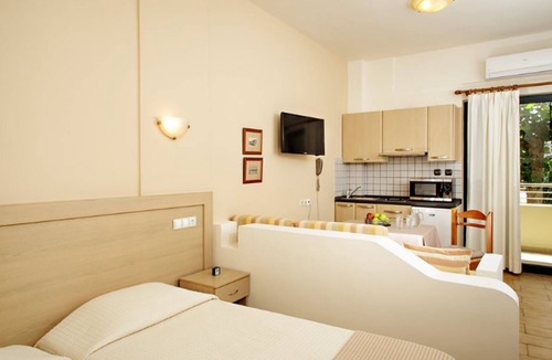 Vamvakopoulo Apartment | Lili Apartments,103,oasis 2,5 km from Hania center