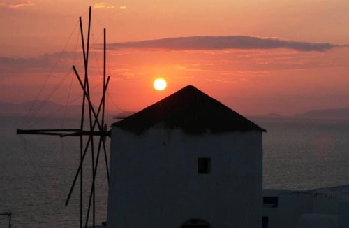 Oia House | Lioyerma Windmill Villa With Outdoor Hot Tub