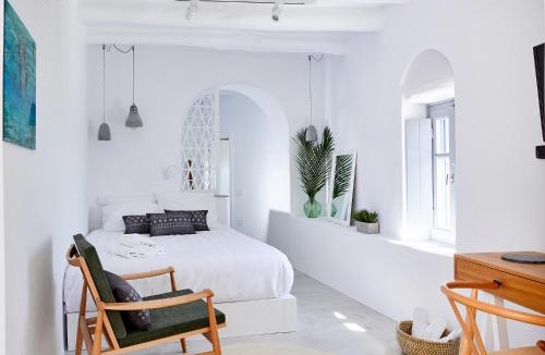 Kardiani Hotel | Living Theros Luxury Suites