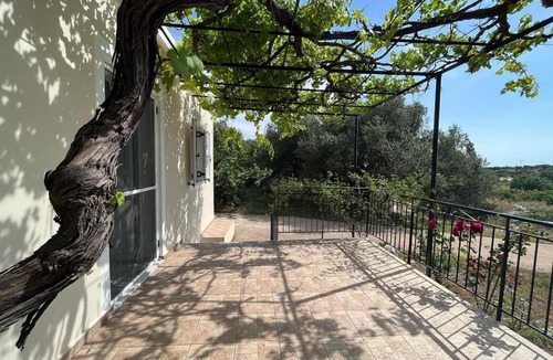 Chavriata House | Lixouri Cottage