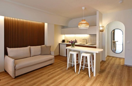 Nea Moudania Apartment | Local Suite 2