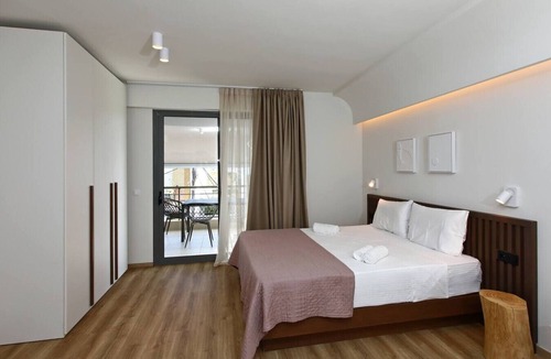 Nea Moudania Apartment | Local Suite 2
