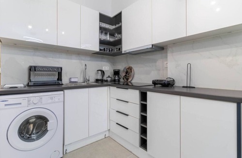Loutraki Apartment | Loutraki Studio by the Beach – Bars & Taverns/AC/W