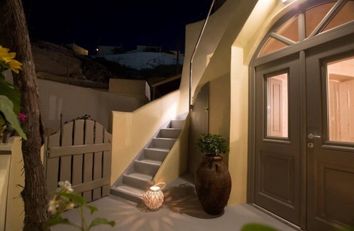 Akrotiri Villa | Love Nest villa in Akrotiri
