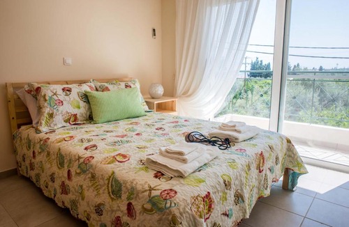 Ligia Apartment | Lovely Apartment Next to the Sea Lygia Korinthias