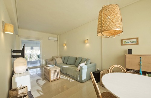 Vouliagmeni Apartment | LucyZen! Stylish Apt, Athenian Riviera, near beach