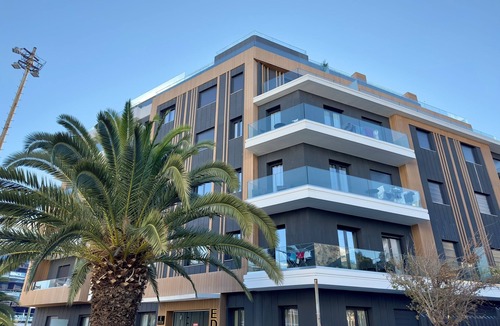 Kallithea Apartment | Luxurious Athens Retreat | Shared Pool & Gym by TT Luxury Homes