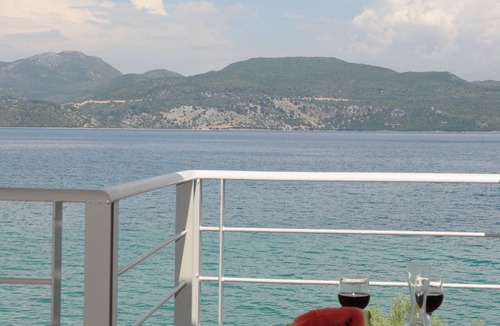 Episkopos Apartment | Luxurius boutique hotel with direct access to the sea