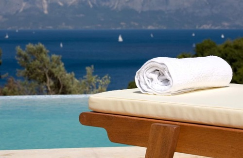 Perigiali Villa | LUXURY 2 BEDROOM VILLA INFINITY POOL 600m from BEACH NEAR NIDRI