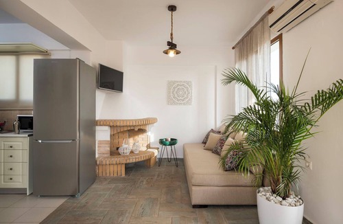Stavros Villa | Luxury 3 bedroom Villa with heated pool