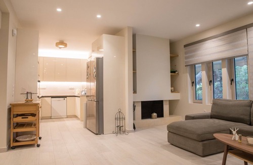Vouliagmeni Apartment | Luxury 3BR Home · 3 Bathrooms · 150m to Beach · Private Garage · Vouliagmeni