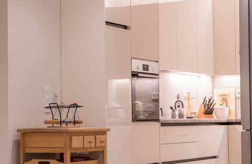Vouliagmeni Apartment | Luxury 3BR Home · 3 Bathrooms · 150m to Beach · Private Garage · Vouliagmeni