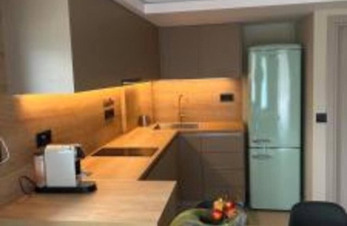 Kallithea Apartment | Luxury Cozy Apartment with Private Garden, BBQ & Near the Beach
