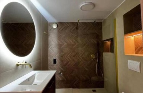Kallithea Apartment | Luxury Cozy Apartment with Private Garden, BBQ & Near the Beach