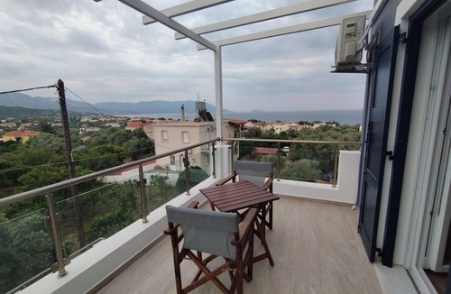 Kampos Marathokampou Apartment | Luxury first floor apartment