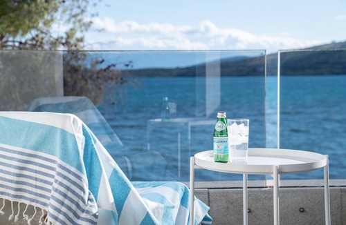 Itea House | Luxury on the water - Seaside Maisonette in Itea