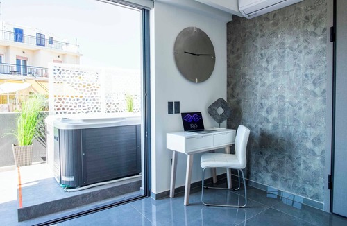 Gazi Apartment | Luxury Penthouse w/Acropolis View + Private Apt