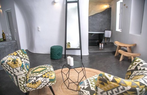 Finikia Villa | Luxury Santorini Villa | Villa Elysian Dyo | Private Hot Tub | Air Conditioning
