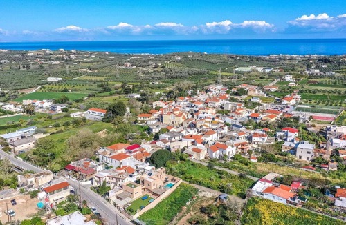 Pigi Villa | Luxury, Spacious Villa with private gym, just 4km from the sandy beach!