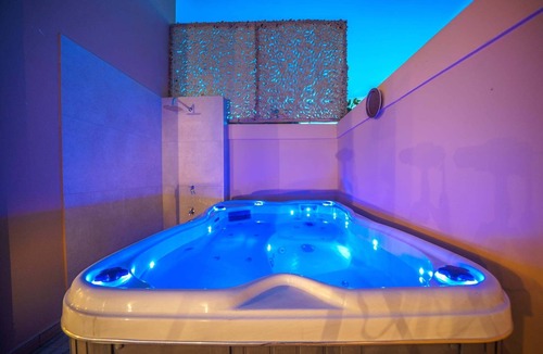 Pigi Villa | Luxury, Spacious Villa with private gym, just 4km from the sandy beach!