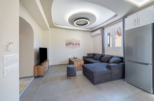 Sidari Apartment | Luxury Stay Apartment with Mountain View, Wi-Fi, and Air Conditioning