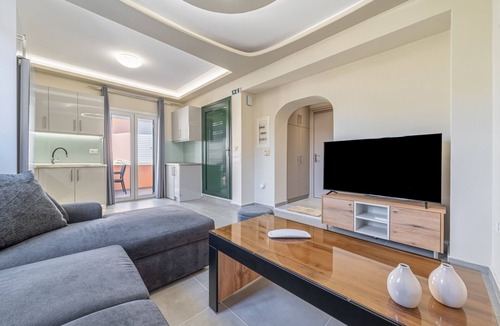 Sidari Apartment | Luxury Stay Apartment with Mountain View, Wi-Fi, and Air Conditioning