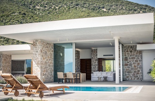 Aktio-Vonitsa Villa | LUXURY VILLA -1 min from the beach!