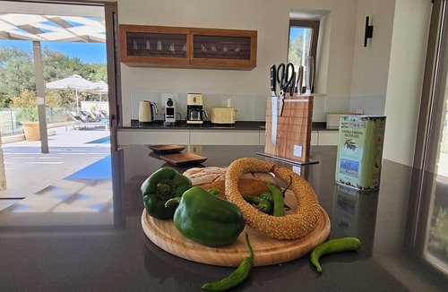 Monopari House | Luxury Villa Eliá with a hot tub and privacy, in the heart of Crete