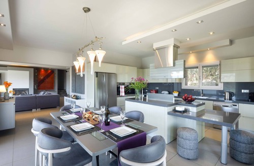 Kefalovriso Villa | Luxury Villa Helanes
