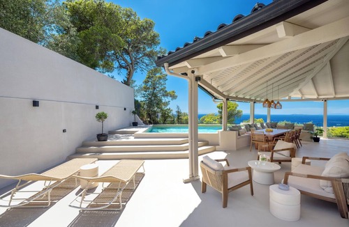 Anavyssos House | Luxury Villa in Anavyssos, Athens Riviera | Pool, Ocean Views, Near the Beach