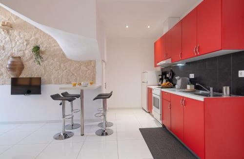 Nea Alikarnassos Apartment | Magma Urban Suite , next to Heraklion Airport