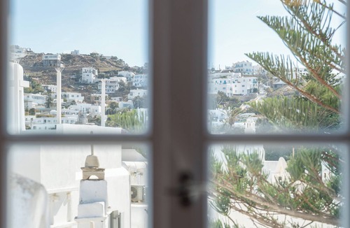 Little Venice Apartment | Maisonnette, Cozy two-story home with mezza-nine bedroom
