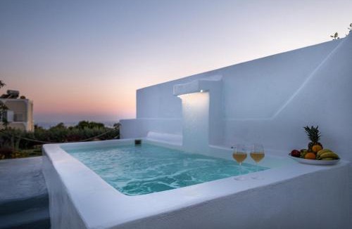 Megalochori House | Majestic Sky Luxury Suites