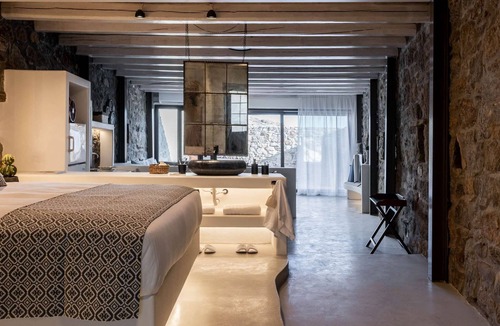 Xilokeratidi House | Makani 7.Deluxe Suite with Terrace and Hot Tub
