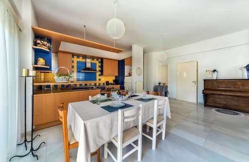Heraklion Apartment | Marele Apartment by Cretan Houses