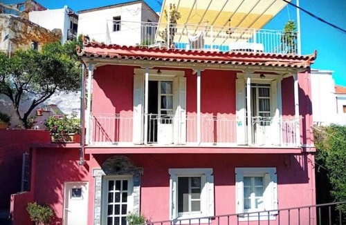 Skopelos House | Marvelous 3-bedroom house with AC and town views in beautiful Skopelos