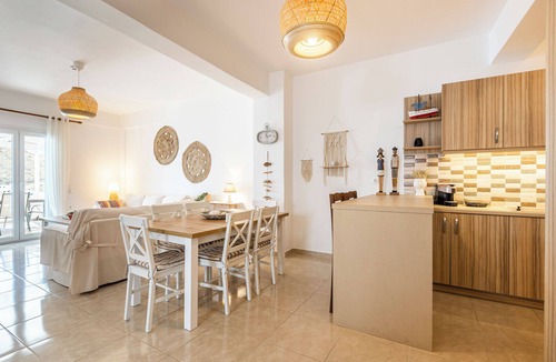Merichas Apartment | Marvelous sea view 3-bedroom apartment with AC in Kythnos