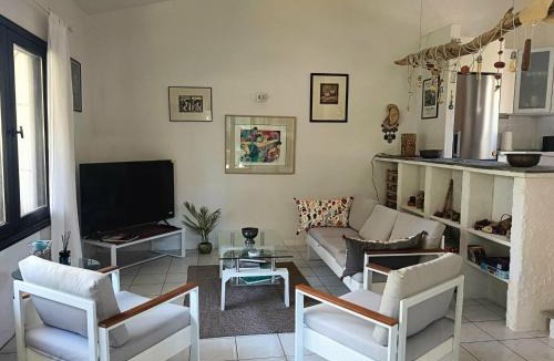 Sane House | Melistia in Sani