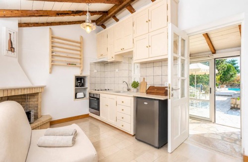 Ieromonachos Villa | Millers Cottage Large Private Pool, A/C, WiFi